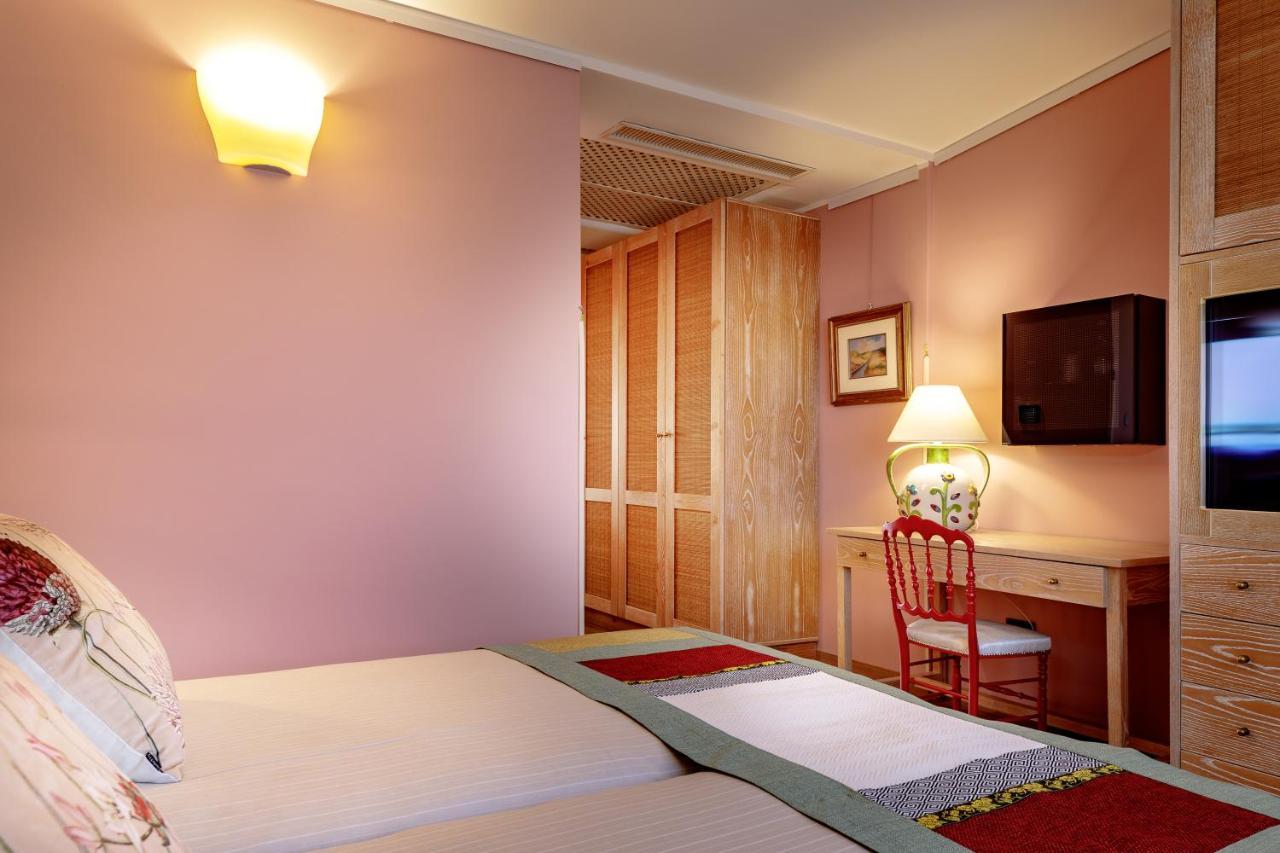 Stella Maris Hotel Villasimius Exterior photo